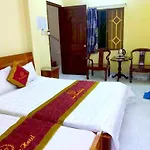 Son Tung Hotel - De Tham Street