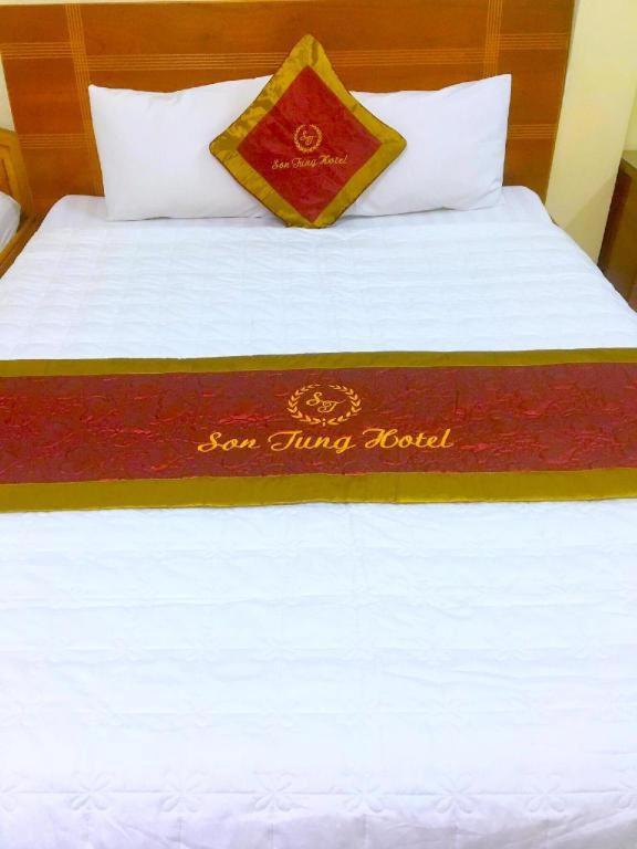 Son Tung - De Tham Street * TP. Hồ Chí Minh