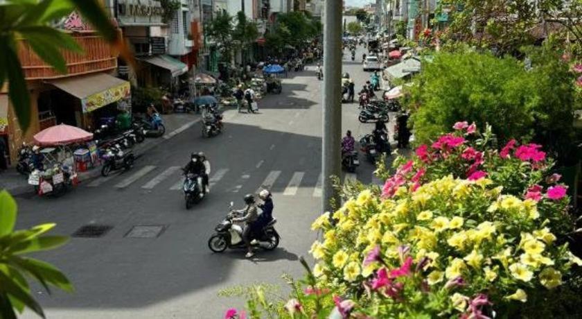 Son Tung - De Tham Street TP. Hồ Chí Minh