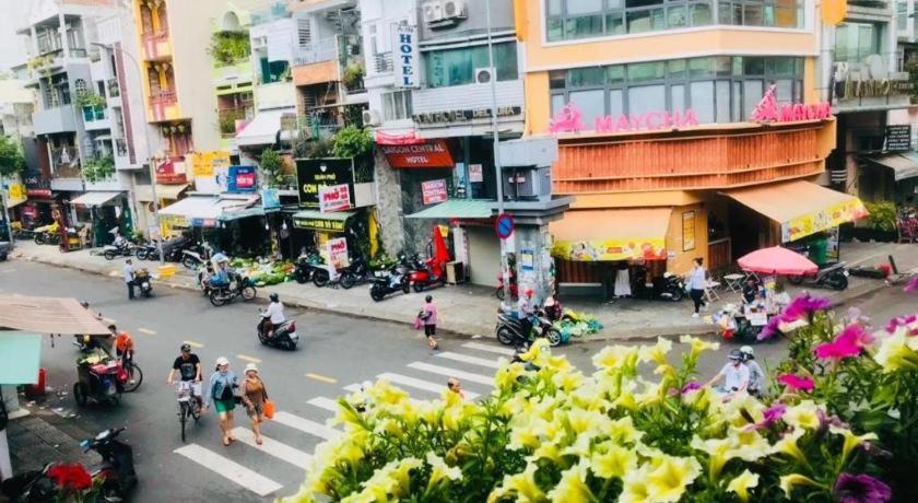 Son Tung - De Tham Street